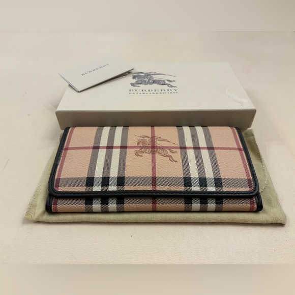 Burberry classic long wallet - Picture 2 of 6